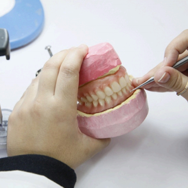 Denture base photosensitive resin Application Positioning